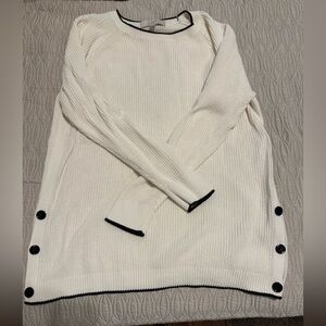 Loft sweater with functional side button detail. Sz XXL